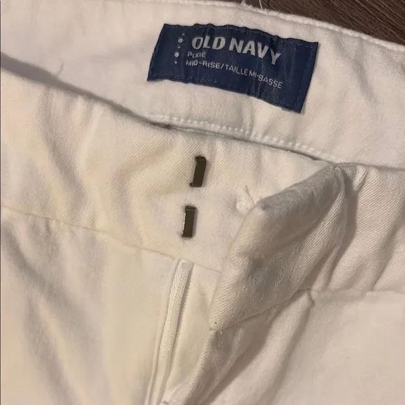 Old Navy White Chinos Classic Straight-Leg - Picture 2 of 4